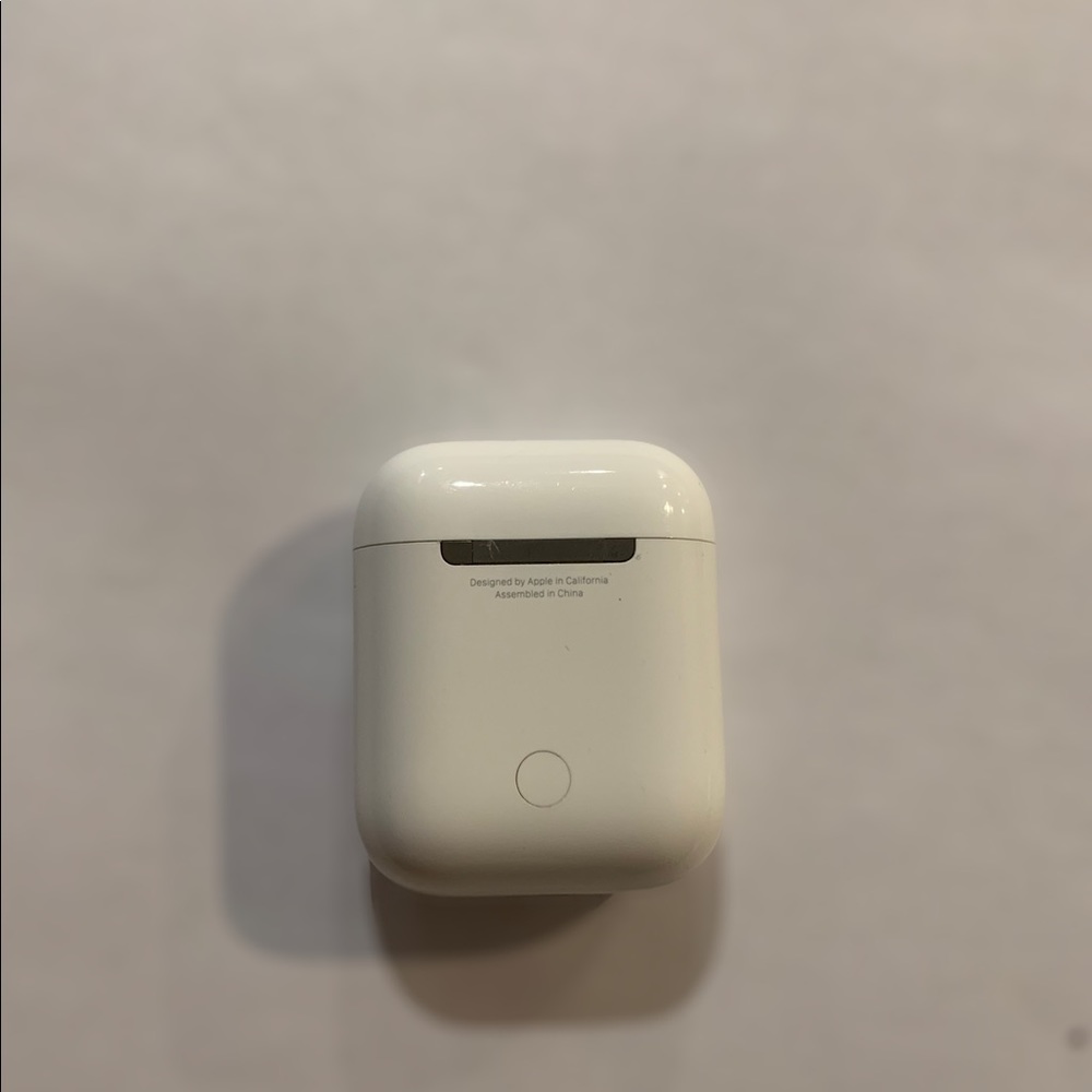 Apple First Generation Charging Case - Picture 3 of 4